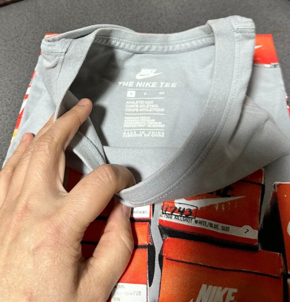 NIKE Pile of Boxes & Collector Holding Shoe Boxes Total 7 T-Shirt Size S JAPAN