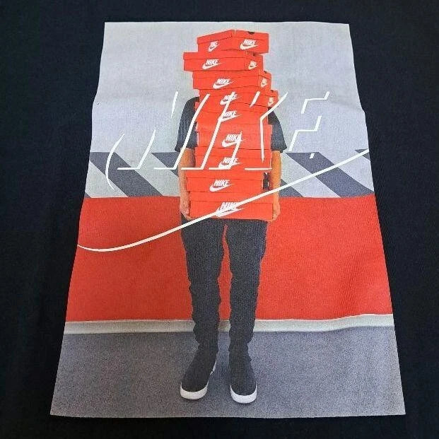 NIKE Pile of Boxes & Collector Holding Shoe Boxes Total 7 T-Shirt Size S JAPAN