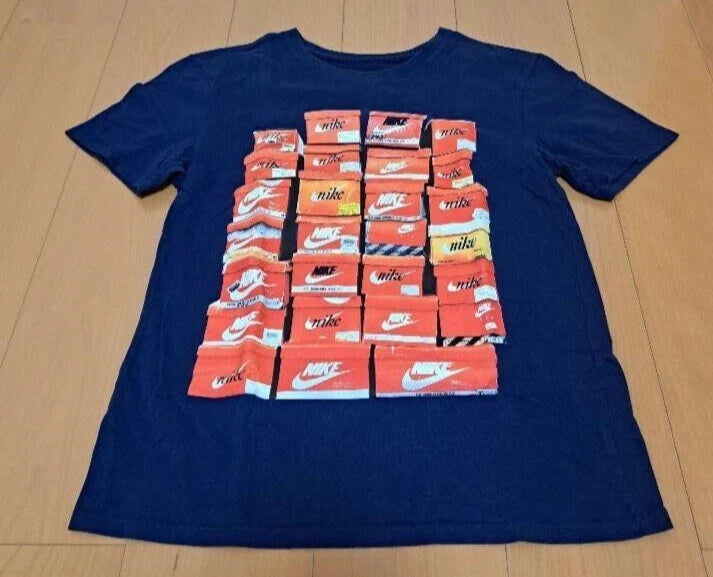 NIKE Pile of Boxes & Collector Holding Shoe Boxes Total 7 T-Shirt Size S JAPAN