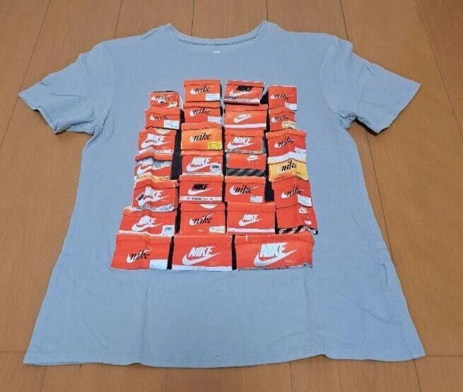 NIKE Pile of Boxes & Collector Holding Shoe Boxes Total 7 T-Shirt Size S JAPAN