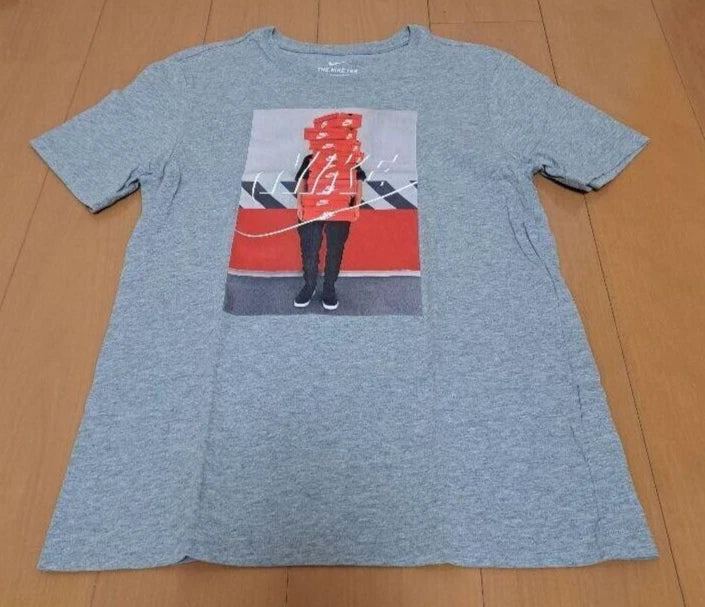 NIKE Pile of Boxes & Collector Holding Shoe Boxes Total 7 T-Shirt Size S JAPAN
