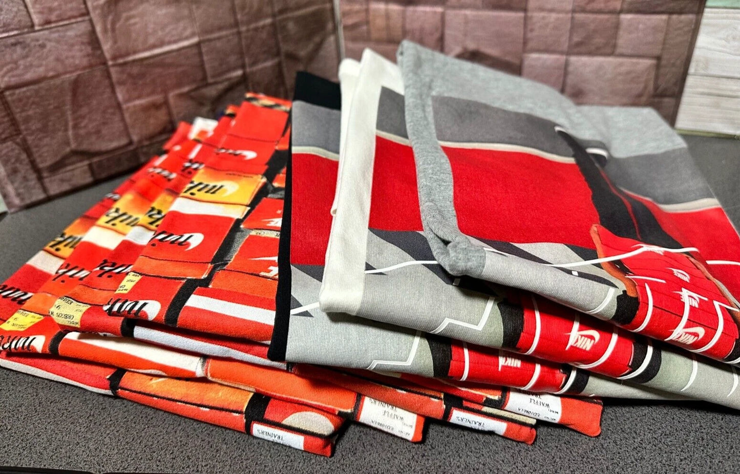 NIKE Pile of Boxes & Collector Holding Shoe Boxes Total 7 T-Shirt Size S JAPAN