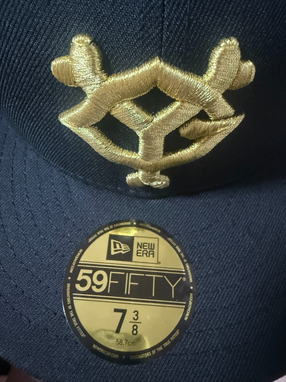 675703