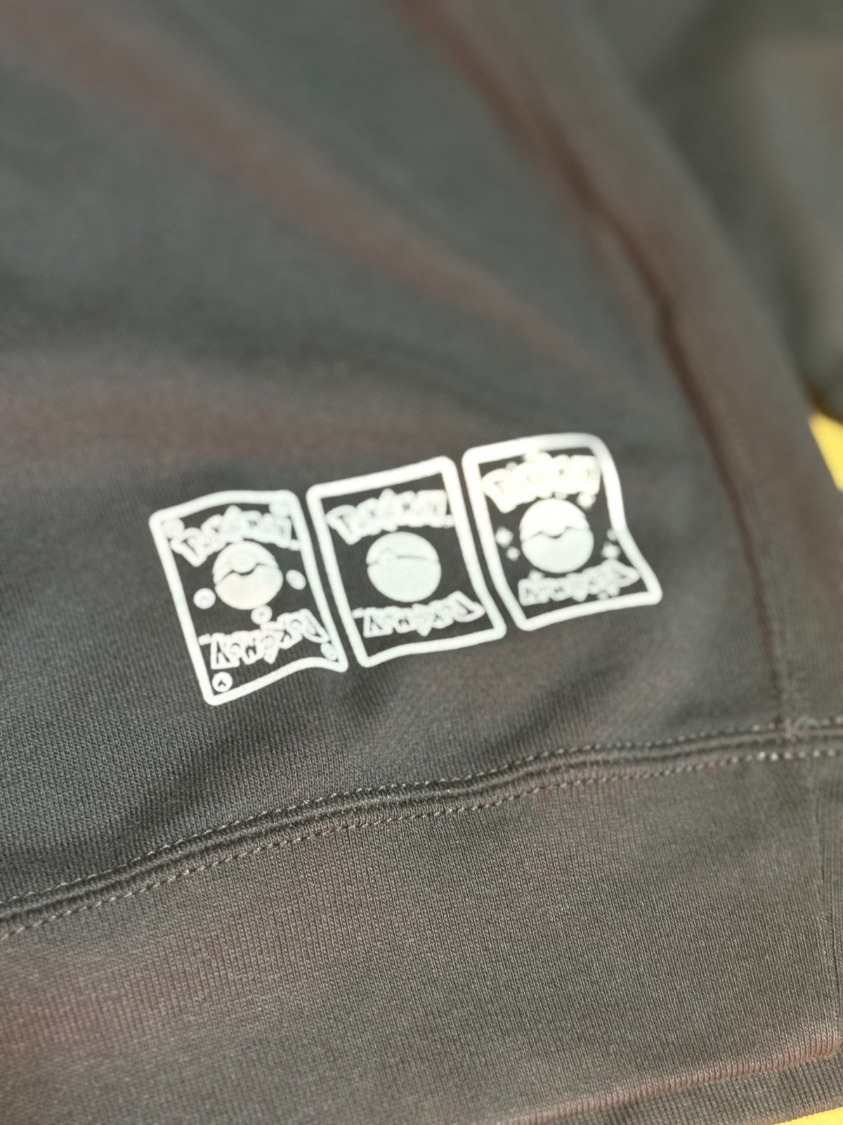 676631