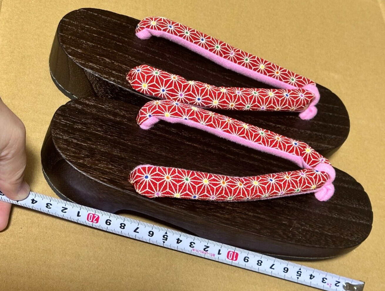 674702