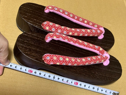 674702