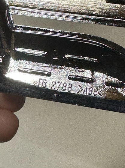 SUZUKI Every DA64V Genuine Emblem Silver Color 3.1 in 2788 Unused From JAPAN