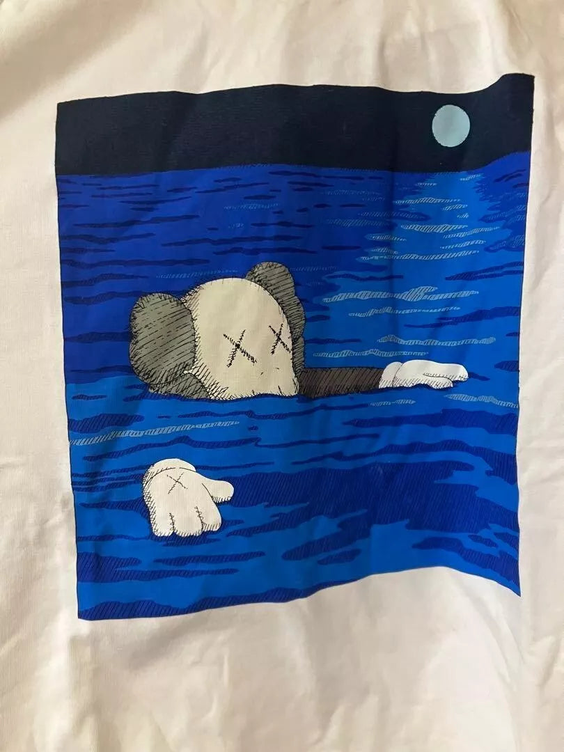UNIQLO x KAWS 2023 Art Book Ver. T-shirt White/Blue Size XL (US L) From JAPAN
