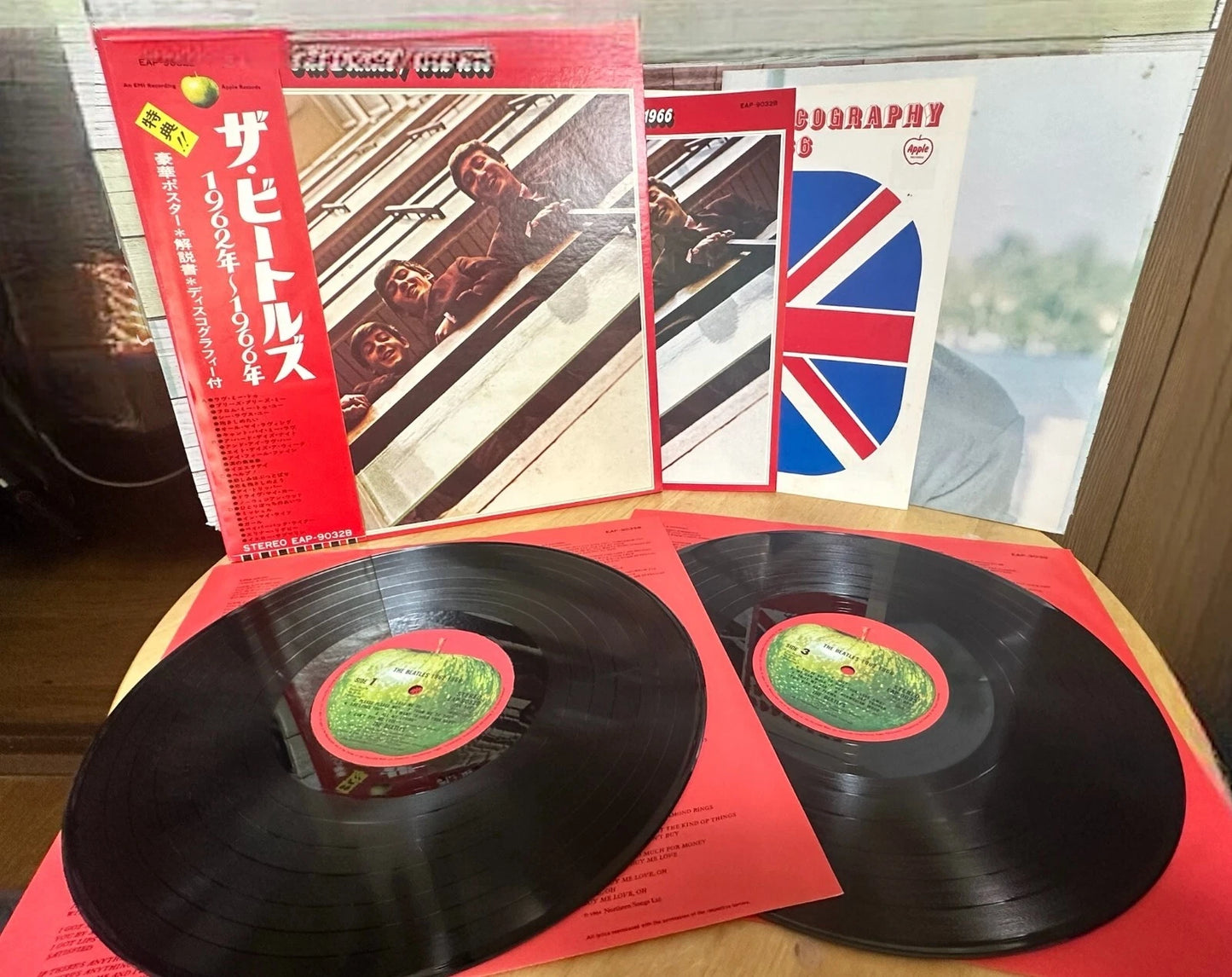 The Beatles 1967-1970 1962-1966 Red Blue LP w/OBI Poster Manual Discography JPN