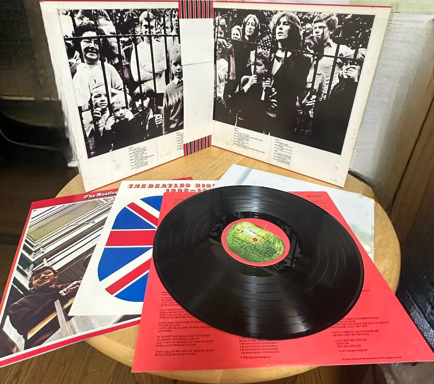 The Beatles 1967-1970 1962-1966 Red Blue LP w/OBI Poster Manual Discography JPN