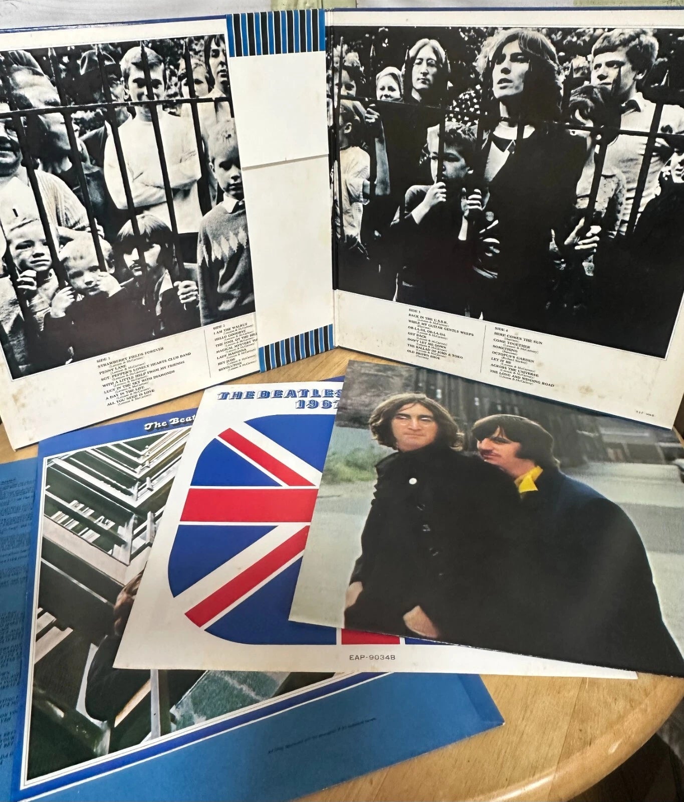 The Beatles 1967-1970 1962-1966 Red Blue LP w/OBI Poster Manual Discography JPN